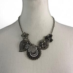 Premier Designs Vintage Staple Pieve Silver Necklace Botanic